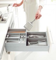 樹木の素材感にこだわったマットな質感のキッチン　渋谷区Ｉ様邸